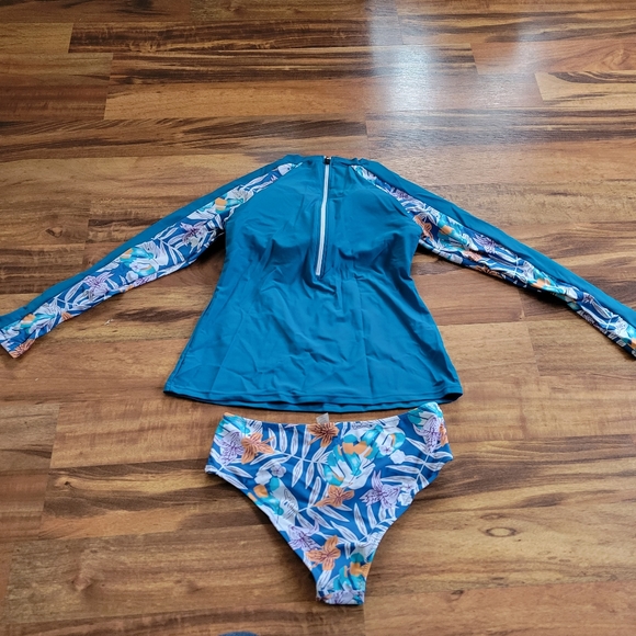 Size M Swim Set NWT - Picture 2 of 4